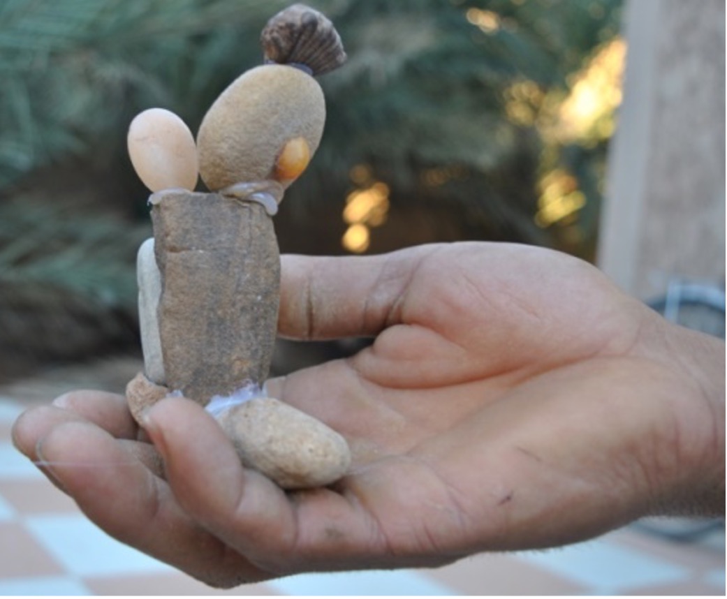 Môu Hmed - Des buchettes et des pierres peuvent devenir objets d’art 